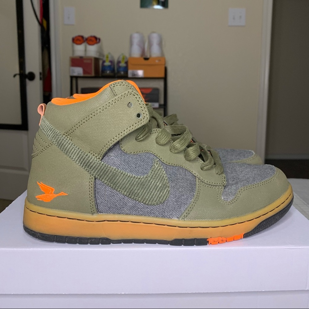 Nike Dunk CMFT Premium ‘Swoosh Social Club Olive’
